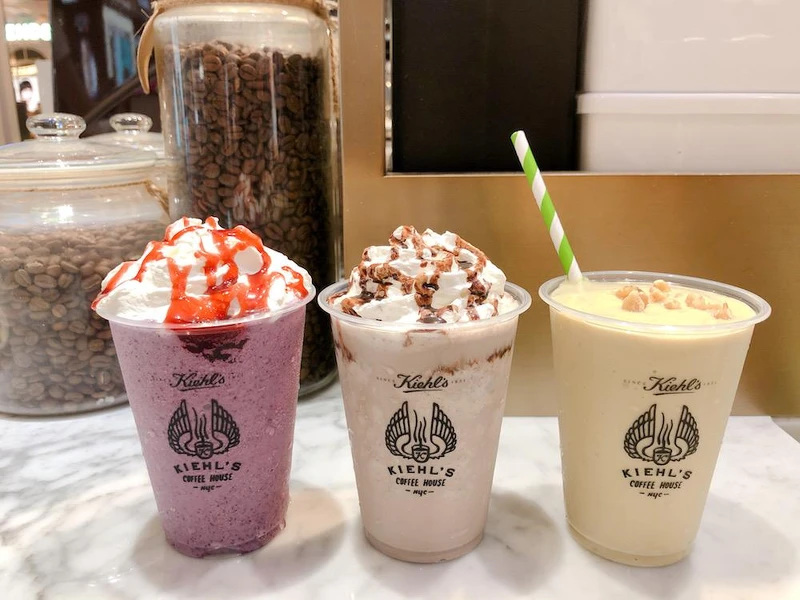 由左至右:綜合野莓、OREO巧克力、酪梨布丁 由左至右:綜合野莓、OREO巧克力、酪梨布丁