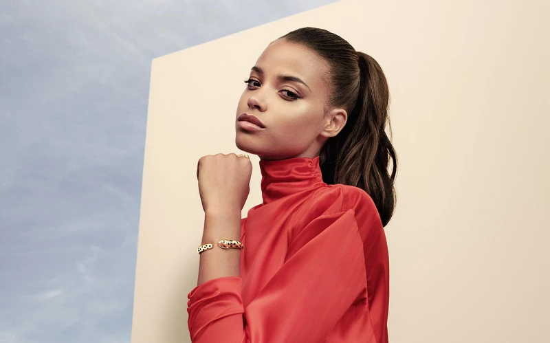 英國新生代女星 Ella Balinska (艾拉.巴林斯卡) 成為卡地亞美洲豹珠寶系列形象大使,配戴全新 La Panthère 手環 英國新生代女星 Ella Balinska (艾拉.巴林斯卡) 成為卡地亞美洲豹珠寶系列形象大使,配戴全新 La Panthère 手環