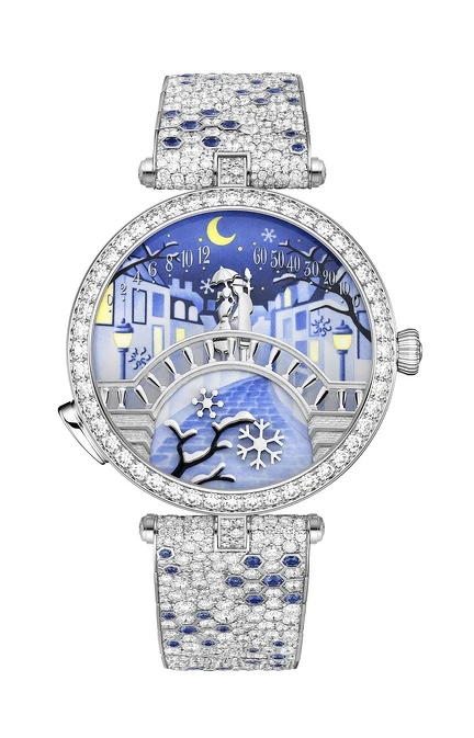 若仔細觀察,不難發現當這對戀人親吻時,是不在正規的時與分數字標示範圍內的。這象徵著珍愛之吻,讓人忘卻時間,剎那即永恆。Van Cleef & Arpels - Lady Arpels Pont des Amoureux Hiver 冬季腕錶 (正面親吻) 若仔細觀察,不難發現當這對戀人親吻時,是不在正規的時與分數字標示範圍內的。這象徵著珍愛之吻,讓人忘卻時間,剎那即永恆。Van Cleef & Arpels - Lady Arpels Pont des Amoureux Hiver 冬季腕錶 (正面親吻)