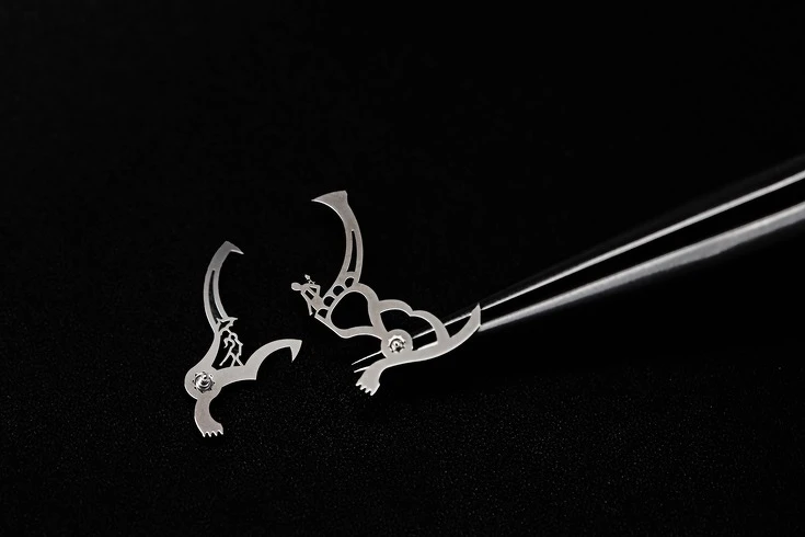 戀人橋腕錶內的機芯組件,也暗藏玄機。 戀人橋腕錶內的機芯組件,也暗藏玄機。