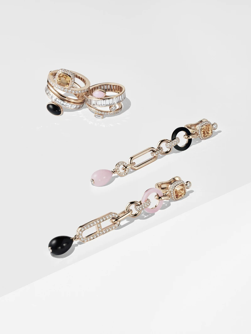 Hermès Grand Jeté (上)玫瑰金鑲粉紅蛋白石,墨玉,黃橘色黃玉與白鑽五環雙指戒指,售價NT4,670,400/ (下)玫瑰金鑲黃橘色黃玉,墨玉,粉紅蛋白石與白鑽不對稱耳環,售價NT3,149,000 Hermès Grand Jeté (上)玫瑰金鑲粉紅蛋白石,墨玉,黃橘色黃玉與白鑽五環雙指戒指,售價NT4,670,400/ (下)玫瑰金鑲黃橘色黃玉,墨玉,粉紅蛋白石與白鑽不對稱耳環,售價NT3,149,000