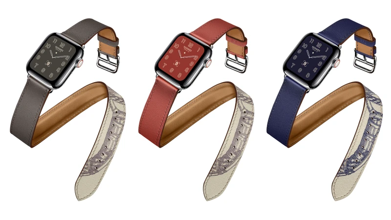 第五代 Apple Watch Hermès 系列(40mm錶殼) 單色皮革與Della Cavalleria 絲巾印花拼接雙圈 Swift 小牛皮錶帶，售價NT15,900，整組售價NT45,900