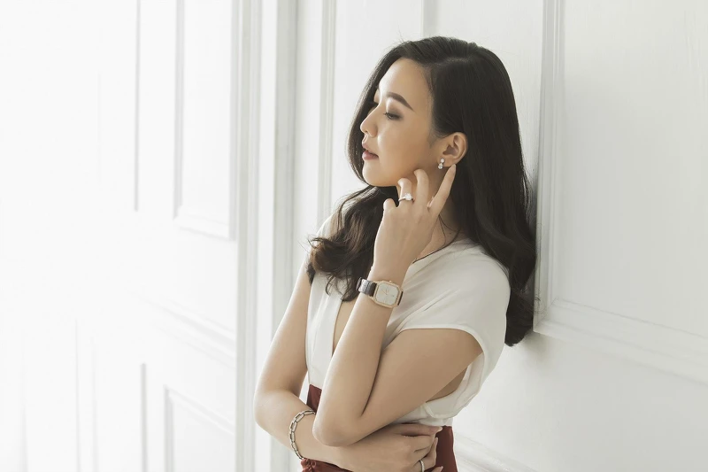 海瑞溫斯頓經典風格鑽石耳環、經典溫斯頓祖母綠形切工鑽石戒指、海瑞溫斯頓 Traffic系列鑽石戒指、海瑞溫斯頓Links鑽石手鍊、海瑞溫斯頓印記 Emerald 系列 33毫米石英腕錶 18K玫瑰金鑲鑽 海瑞溫斯頓經典風格鑽石耳環、經典溫斯頓祖母綠形切工鑽石戒指、海瑞溫斯頓 Traffic系列鑽石戒指、海瑞溫斯頓Links鑽石手鍊、海瑞溫斯頓印記 Emerald 系列 33毫米石英腕錶 18K玫瑰金鑲鑽