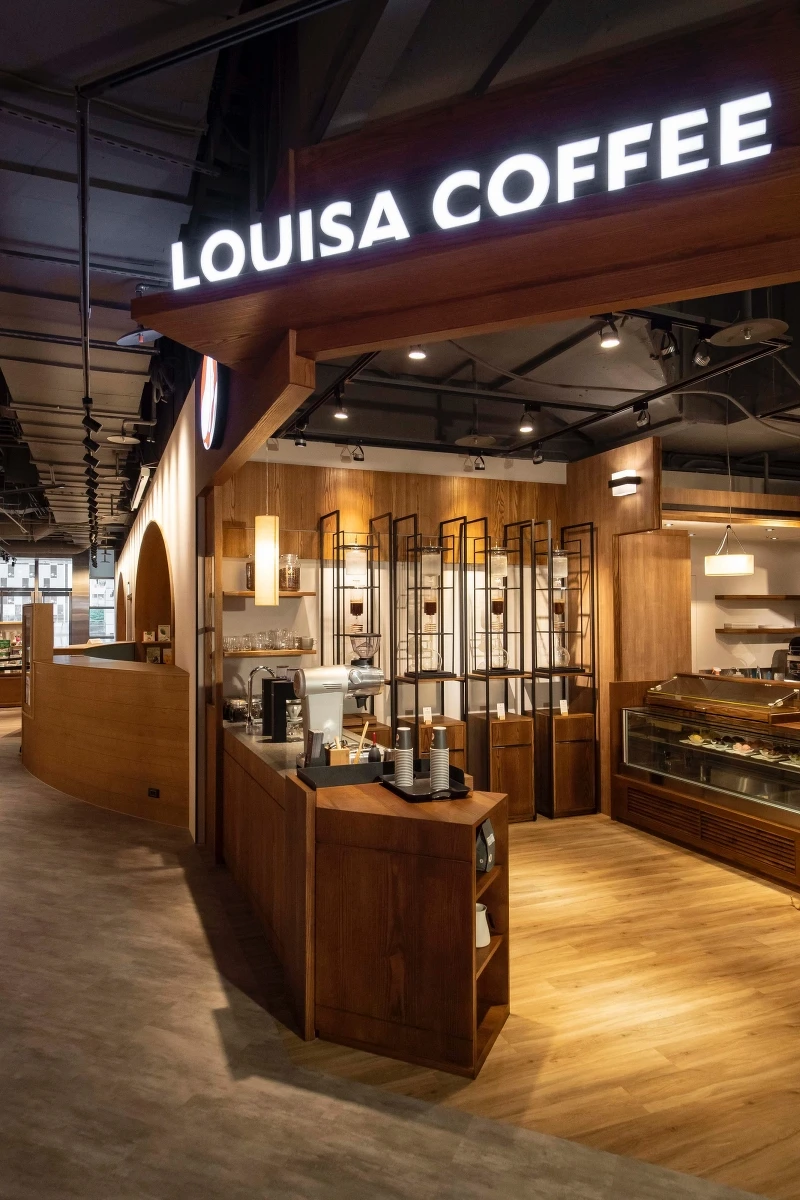 Louisa路易莎咖啡「冰滴咖啡牆」