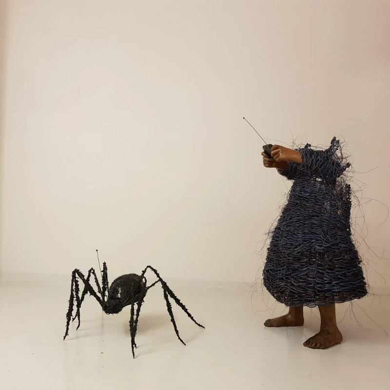 Hiro Hiro Art Space_Lene Kilde Remote Control Spider 水泥, 鐵線Concrete, steel 蜘蛛Spider 34 X 44 X 54 CM 小孩Child 83 X 42 X 52 CM 2019