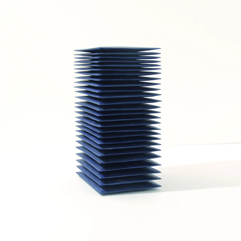 KOGURENTEN_坪田昌之Masayuki TSUBOTA_the layer of self (YT-1039)_18.5×26.5×12_ gesso, powdered mineral pigments, glue on basswood_2016