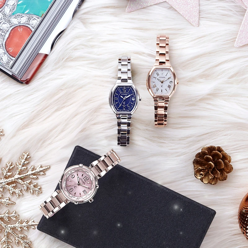 (左)EC1047-57W／29,900元、(中)ES9360-58L／21,800元、(右)ES9362-52X／23,800元