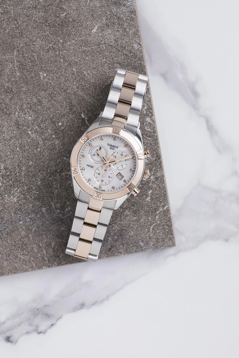 瑞士石英計時機芯 / 藍寶石水晶玻璃錶面 / 316L精鋼錶殼,PVD鍍層 /防水深度:10 巴 (100米/330英尺) / 直徑:38mm*38mm /面盤上鑲嵌12顆頂級威塞爾頓真鑽 / 珍珠母貝面盤 / 型號: T101.917.22.116.00 / 建議售價: NT$20,800 瑞士石英計時機芯 / 藍寶石水晶玻璃錶面 / 316L精鋼錶殼,PVD鍍層 /防水深度:10 巴 (100米/330英尺) / 直徑:38mm*38mm /面盤上鑲嵌12顆頂級威塞爾頓真鑽 / 珍珠母貝面盤 / 型號: T101.917.22.116.00 / 建議售價: NT$20,800