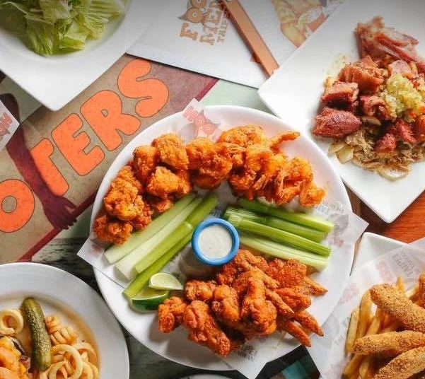 Photo/Hooters