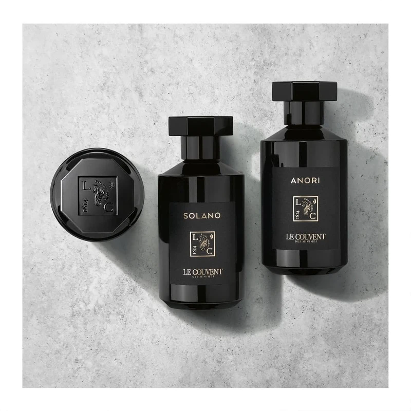 (左) SOLANO撒哈拉&bull;暖風之水、(右) ANORI北極&bull;冷風之水 50ml NT$ 2,100 / 100ml NT$ 3,800