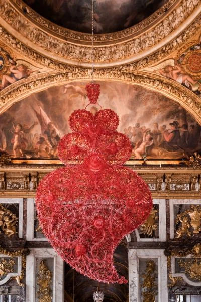 Coração Independente Vermelho [Red Independent Heart], 2005 Photo by Luís Vasconcelos Courtesy of Unidade Infinita Projectos | Château de Versailles
