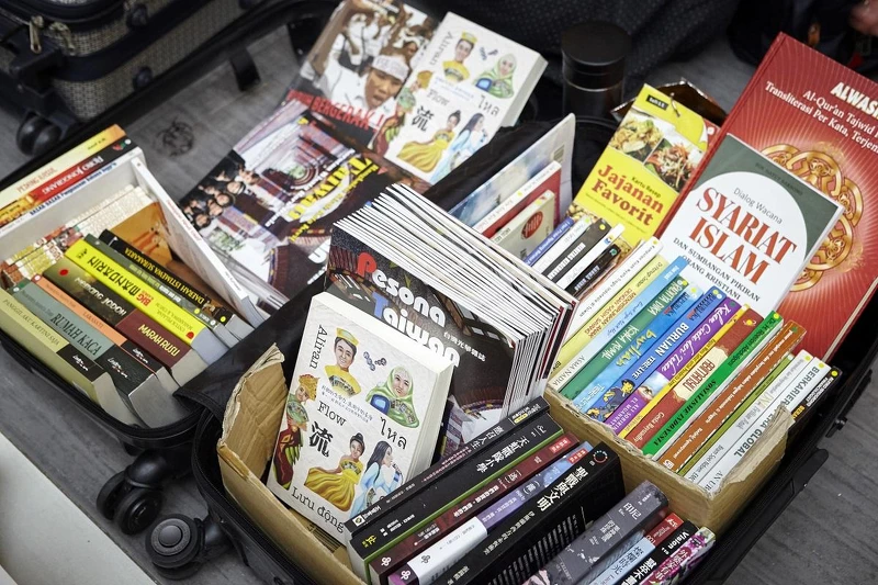 《流》收錄了第一、二屆「移民工文學獎」的得獎作品,Umi 的文章也在其中;這些從不同角度觀看台灣的文章,也豐富了台灣的文學樣貌。 《流》收錄了第一、二屆「移民工文學獎」的得獎作品,Umi 的文章也在其中;這些從不同角度觀看台灣的文章,也豐富了台灣的文學樣貌。