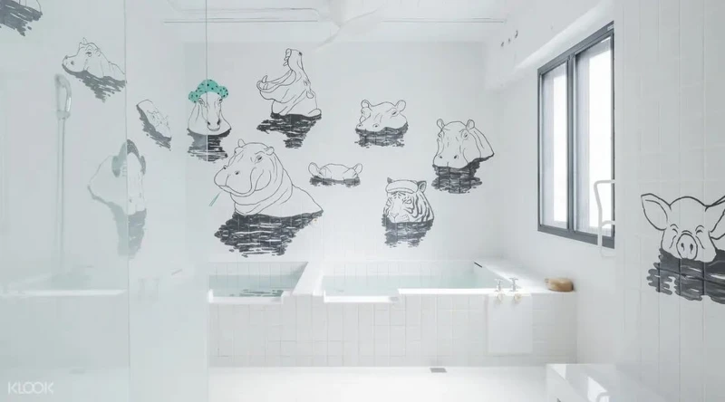 蔥澡有多種主題湯屋，其中「河馬浴場」牆上河馬彩繪添增幽默感