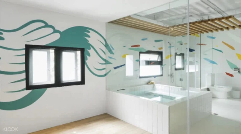 「礁溪秘境」澡堂呈現城市人們現實與非現實之間的交疊與錯覺