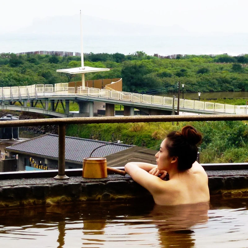 遠離繁華台北市區，享受在金山舊金山總督溫泉的寧靜泡湯時光。