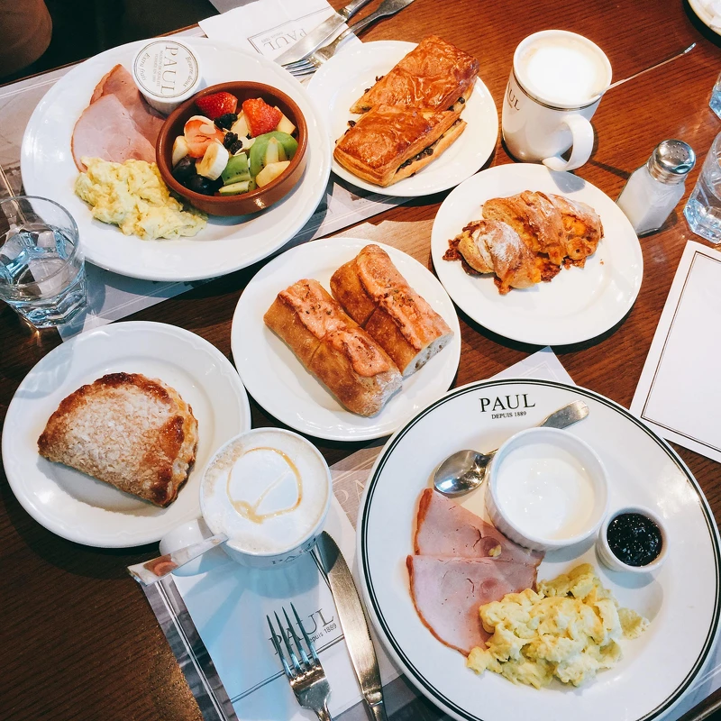 超人氣早餐自由選，滿滿一桌超豐盛