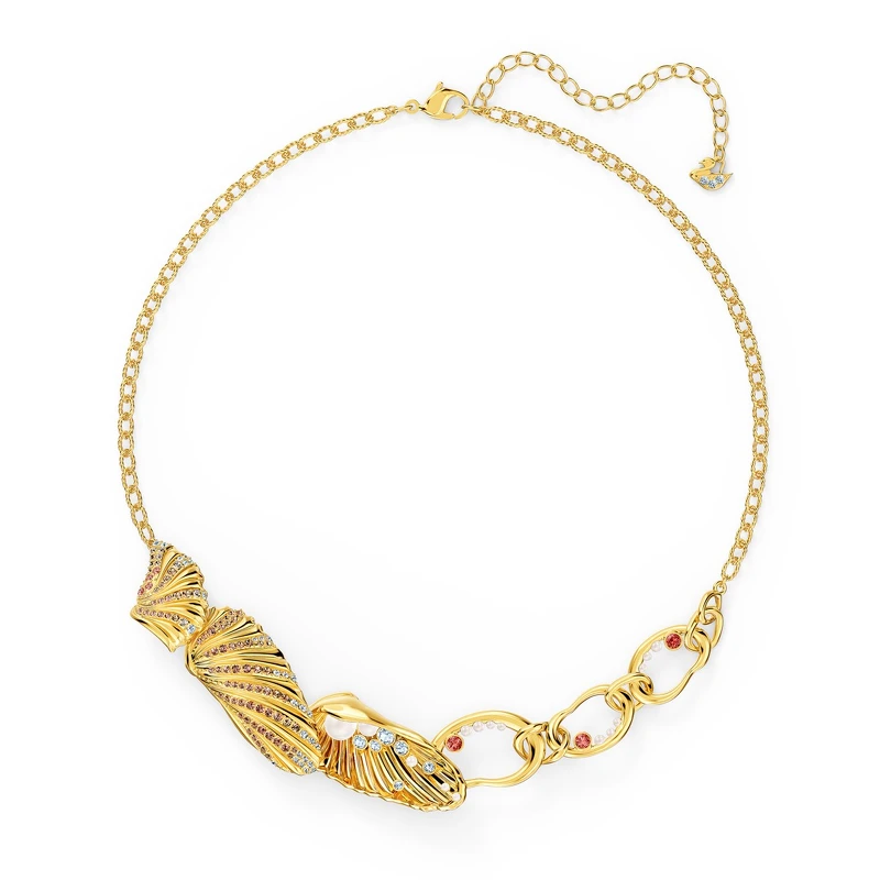 SWAROVSKI SHELLS項鍊（NT$8,490）。