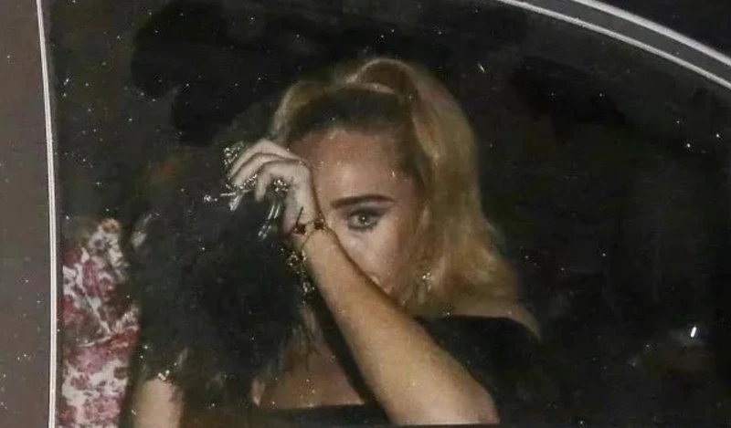 被拍到從Drake生日派對離開時正在流淚的愛黛兒