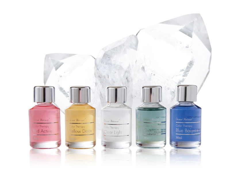 登琪爾五色礦彩油分為紅、黃、藍、綠和透五種 登琪爾五色礦彩油分為紅、黃、藍、綠和透五種