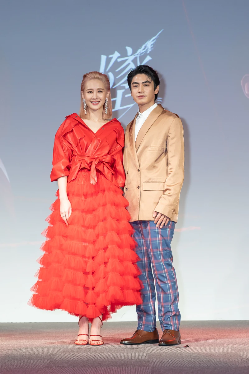 安心亞(左起)、宋柏緯主演《墜愛》 安心亞(左起)、宋柏緯主演《墜愛》