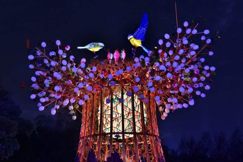 主燈《森生守護-光之樹》 主燈《森生守護-光之樹》