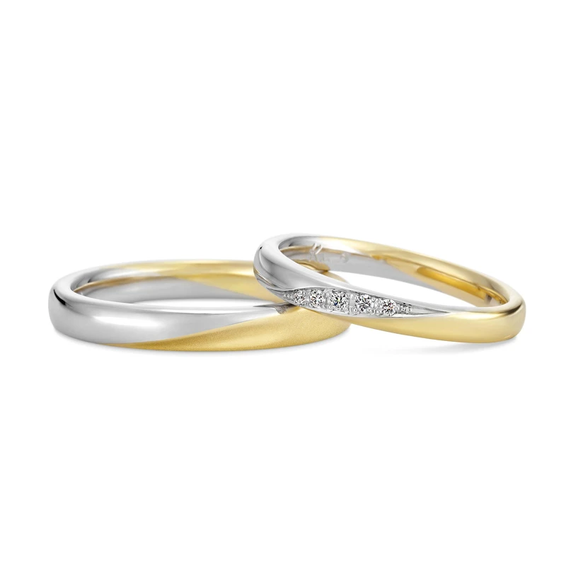 Share結婚對戒 以分享喜悅並共度人生的模樣為意象，可藉由混搭不同金屬表現出相依偎的兩人姿態。 ※此款設計可變更金屬或寶石進行創意改造。