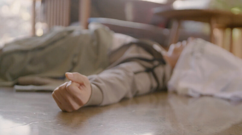 還被衣服小山壓垮,也太可愛了~ 還被衣服小山壓垮,也太可愛了~