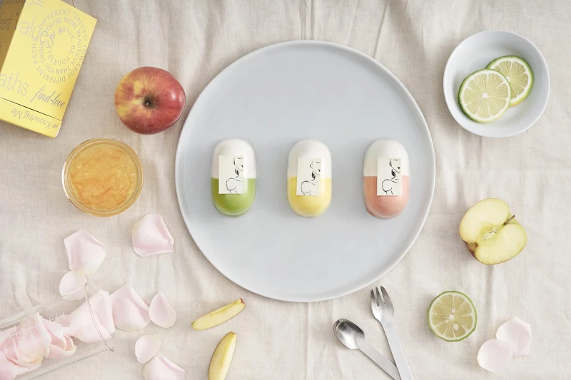 # Knowing Me法式膠囊甜點:Appearance (外表)、 Relationship (感情)、Equality (平等)。由右至左。 # Knowing Me法式膠囊甜點:Appearance (外表)、 Relationship (感情)、Equality (平等)。由右至左。