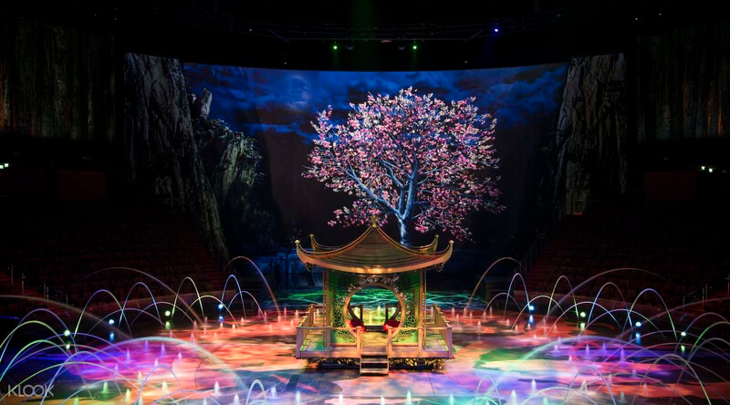 水舞間從開場到最後一分鐘都精彩萬分 水舞間從開場到最後一分鐘都精彩萬分