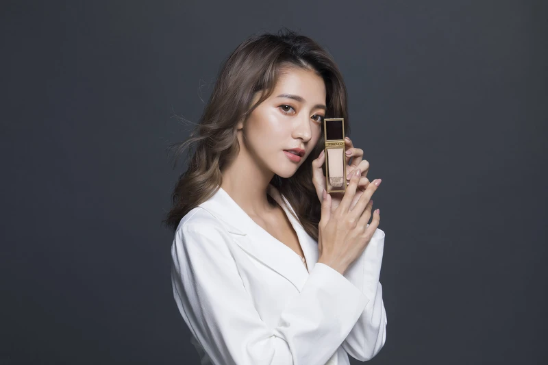 最上鏡奢華粉底液SPF50/PA++++(全10色) NT$4,200 /2020.03.01 奢華上市!