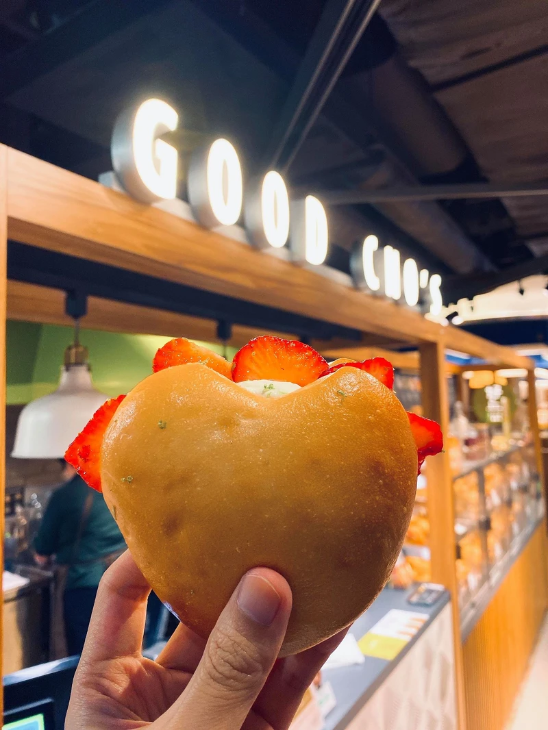 草莓生乳酪 售價99元 草莓生乳酪 售價99元