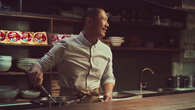 小時光麵館老闆這回說的是:「有種浪漫是先吃麵再吃料的愛情故事。」 小時光麵館老闆這回說的是:「有種浪漫是先吃麵再吃料的愛情故事。」