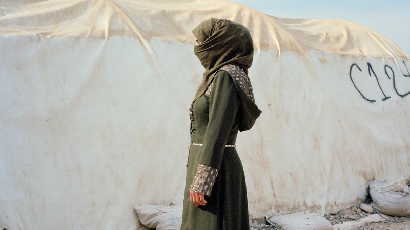 雅思敏在15歲結婚, 她說:「如果父母還在世的話,我應該會晚點結婚。」 雅思敏在15歲結婚, 她說:「如果父母還在世的話,我應該會晚點結婚。」