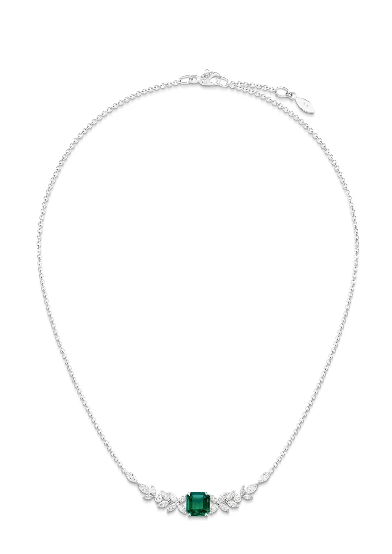 PIAGET Treasures Collection 18K白金藍寶石高級珠寶墜鍊,18K白金、鑽石、祖母綠 PIAGET Treasures Collection 18K白金藍寶石高級珠寶墜鍊,18K白金、鑽石、祖母綠