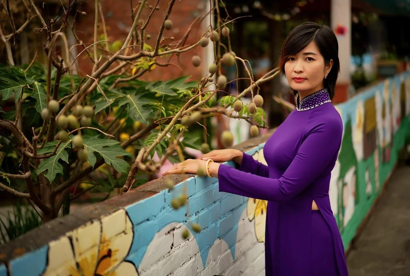 越在嘉的一草一木，都蘊含了金紅對故鄉的思念