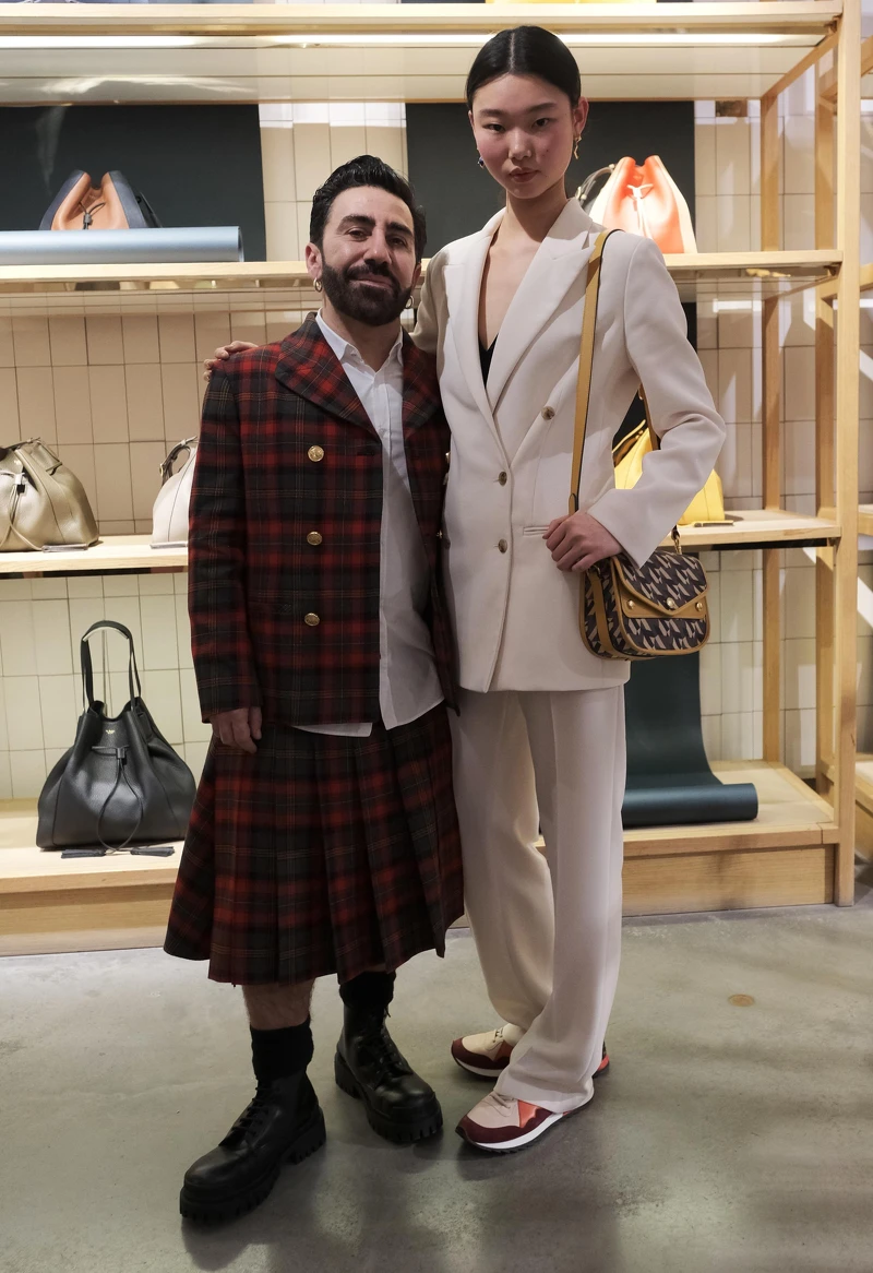 （左起）Johnny Coca與超模Mulan Bae