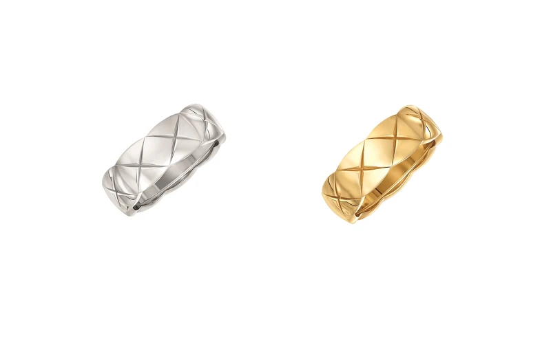 CHANEL COCO CRUSH小型款戒指:18K白金(左) / 18K黃金(右)。 CHANEL COCO CRUSH小型款戒指:18K白金(左) / 18K黃金(右)。