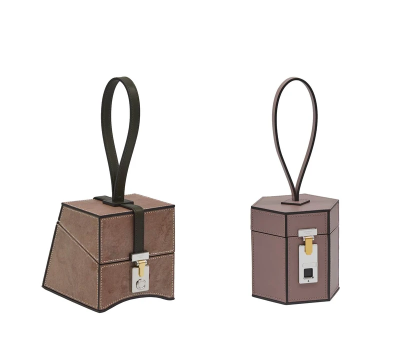 Mini Vanity梯形(岩板系列)，紫灰色包款；Mini Vanity六角形(生物電子鎖釦) 紫灰色包款。