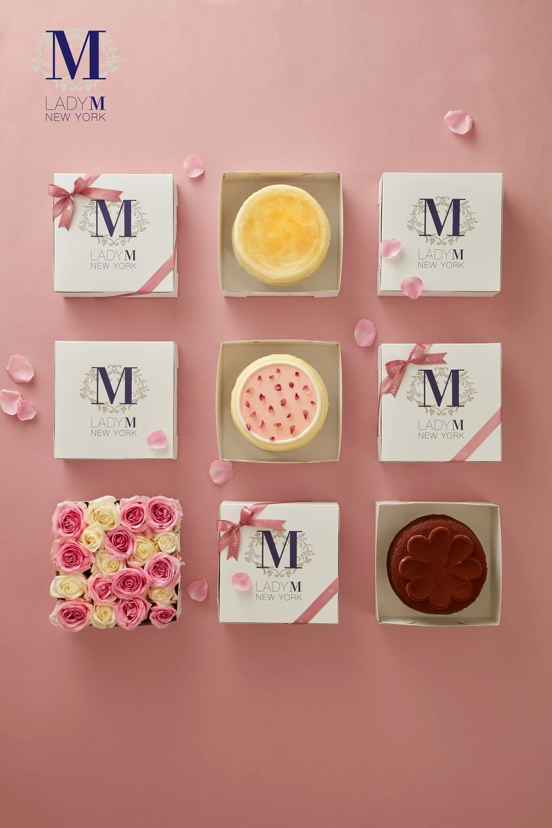 經典原味千層蛋糕(六吋1,600元)、玫瑰千層蛋糕(六吋1,800元)以及提拉米蘇千層蛋糕(六吋1,800元)三種口味