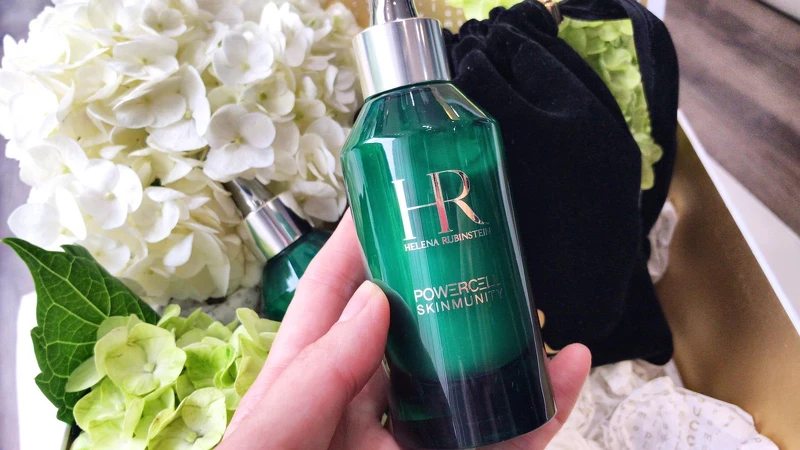 HR植萃綠寶修護精華，NT5,800。