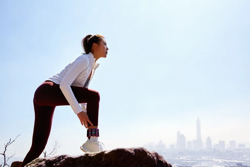 外套、訓練長褲、運動內衣,all by Lululemon。 外套、訓練長褲、運動內衣,all by Lululemon。