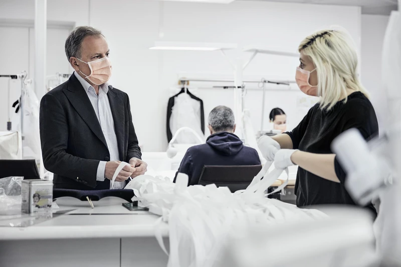 （左起）LV主席兼行政總裁Michael Burke與工匠