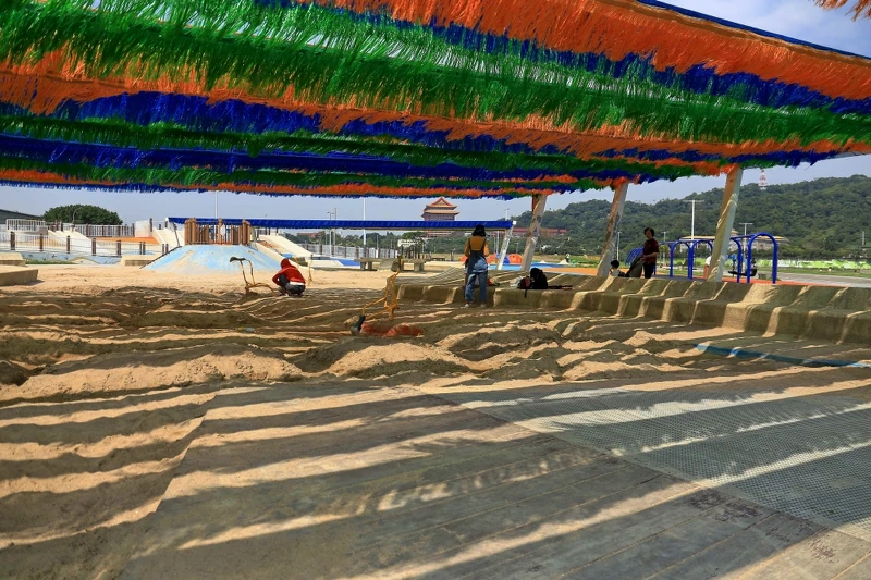 原有沙坑就在一旁 原有沙坑就在一旁