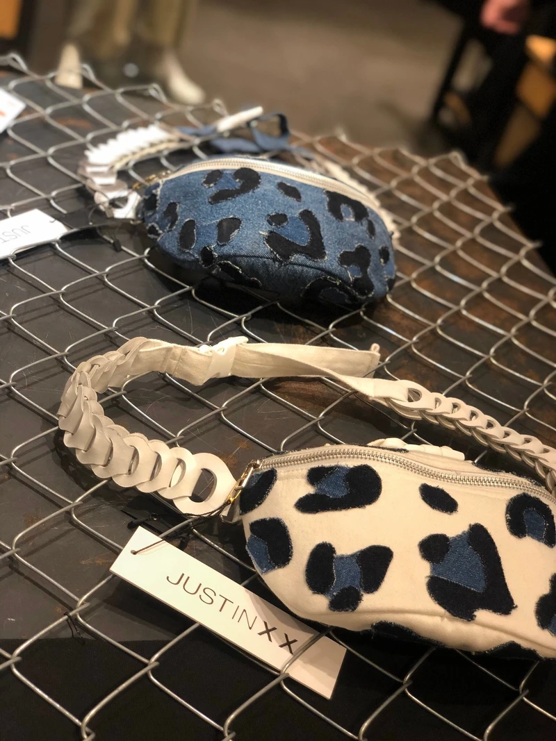 誠品生活AXES｜Remake腰包｜推薦價6,580元。