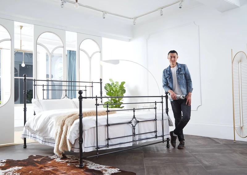 一手打造出歐美電影情節中夢幻精緻鑄鐵床的靈魂人物—艾儷家居總監 戴敬奇