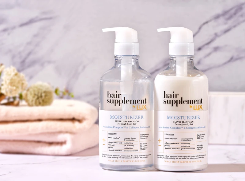 LUX髮の補給機能飲*膠原蛋白胺基酸洗護，為染燙受損而乾燥的秀髮補水鎖水並深入髮芯修護，讓髮絲光澤不毛燥。