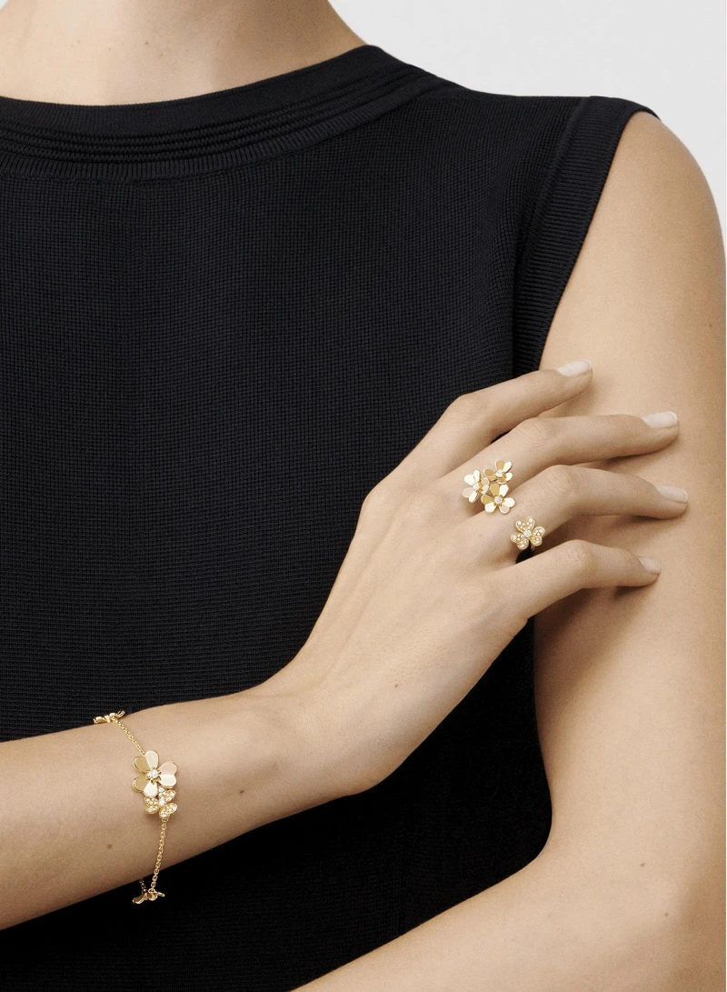 Frivole Between the Finger黃K金鑽石指間戒、黃K金鑽石手鍊(5花)，all by Van Cleef & Arpels