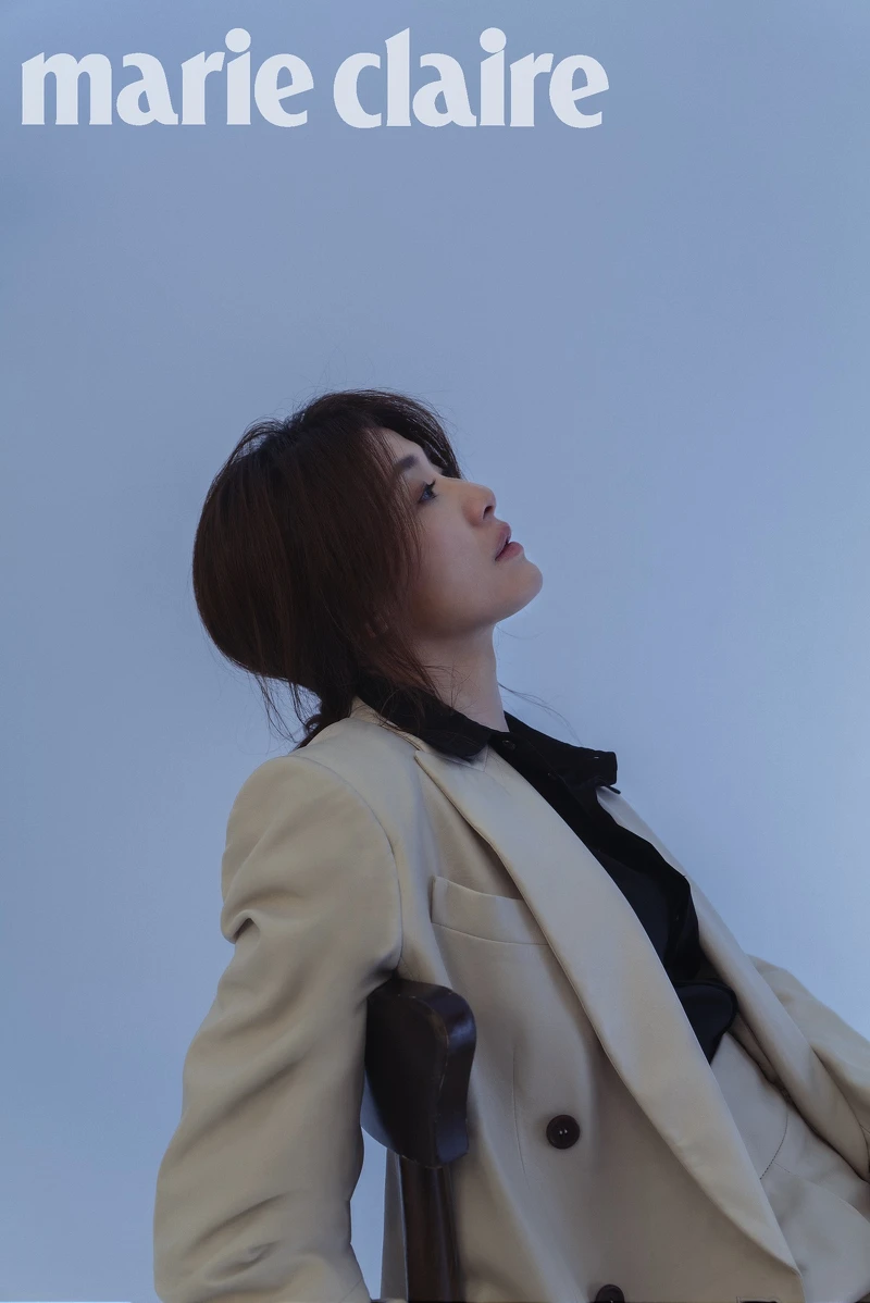 皮革西裝外套、黑色襯衫,both by Brunello Cucinelli。 皮革西裝外套、黑色襯衫,both by Brunello Cucinelli。