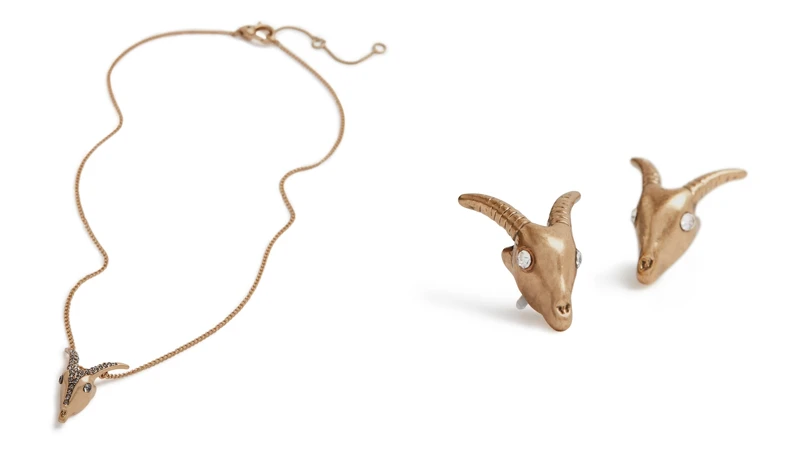 項鍊(NT$1,800)、耳環(NT$1,400) 項鍊(NT$1,800)、耳環(NT$1,400)