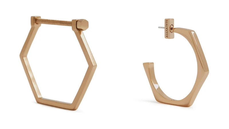 手環(NT$3,100)、耳環(NT$1,800) 手環(NT$3,100)、耳環(NT$1,800)